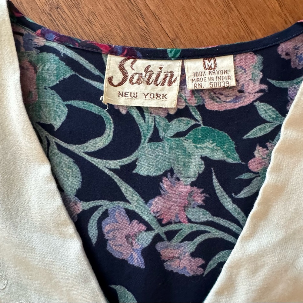 1980s Sarin NY Floral Dress Lace Bib Collar Cottage Prairie Pilgrim Folk MED - Picture 7 of 16